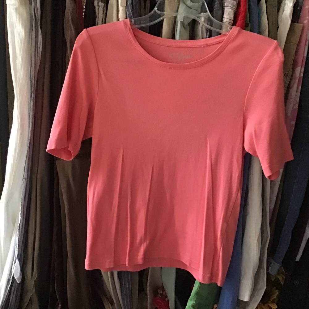 Chicos Size 0 Shirt Blouse Crew Neck T-shirt Top Short Sleeve Salmon Pink Coral